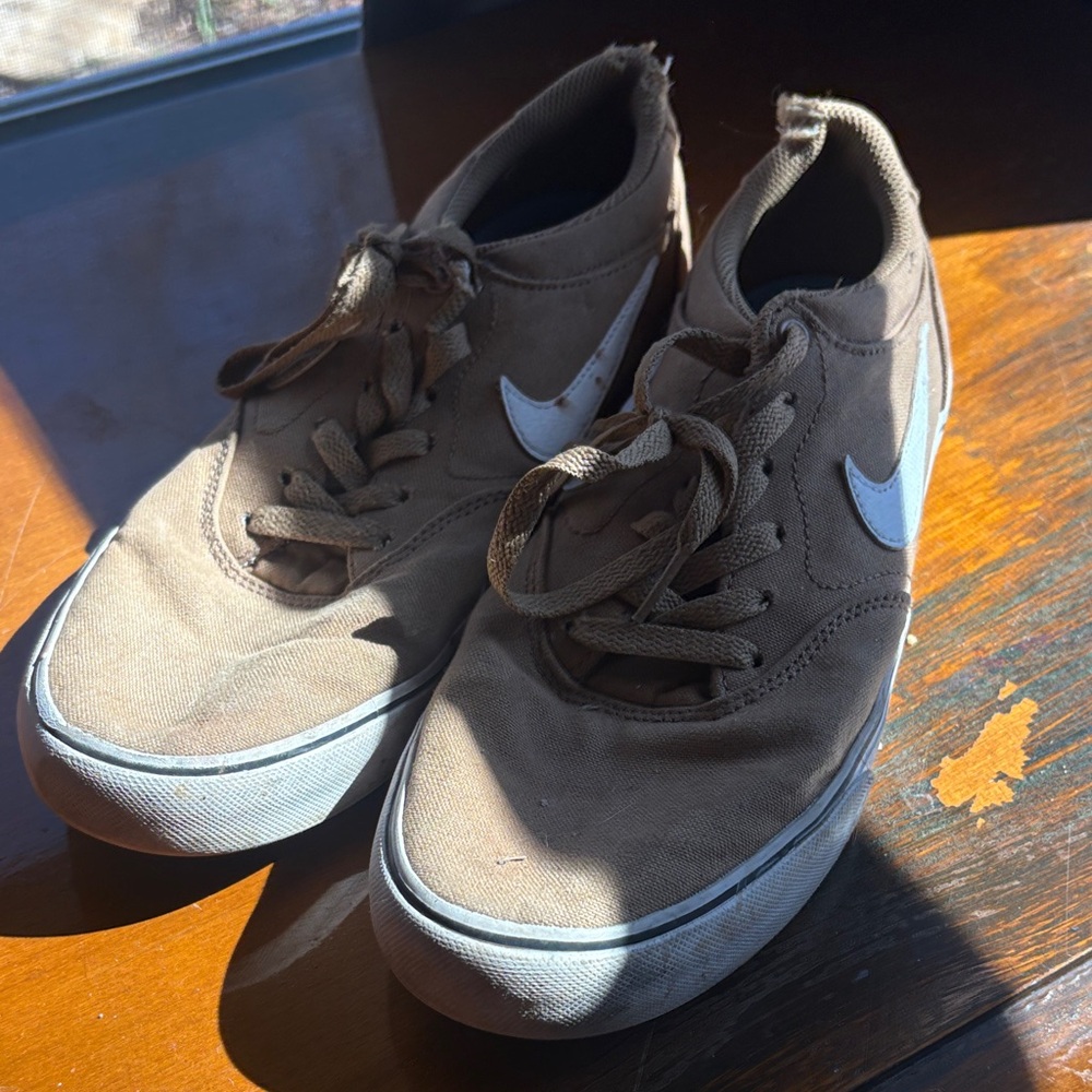 Nike Men's Brown Sneakers with White Accents